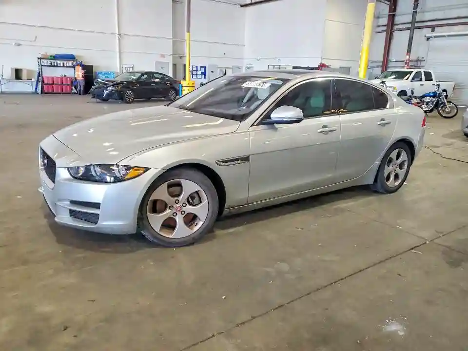 SAJAR4BN6HA955502 2017 JAGUAR XE-0