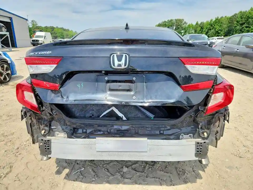 1HGCV1F43JA181803 2018 HONDA ACCORD-5