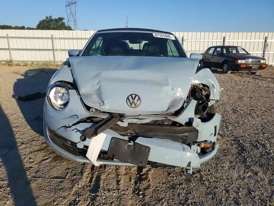 3VW5L7AT1EM823505 2014 VOLKSWAGEN BEETLE-4