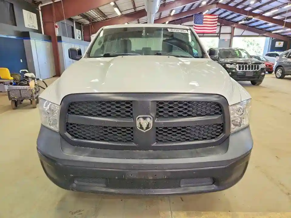 1C6RR6FG8HS556424 2017 RAM 1500-4