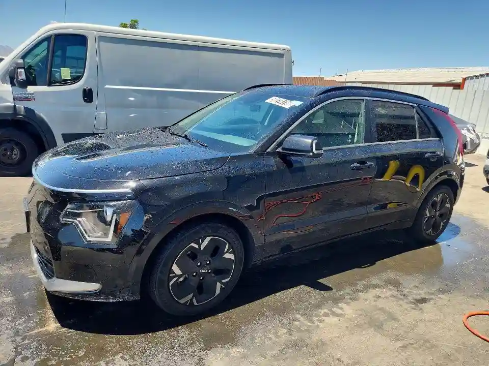 KNDCR3L14P5035937 2023 KIA NIRO WIND-0