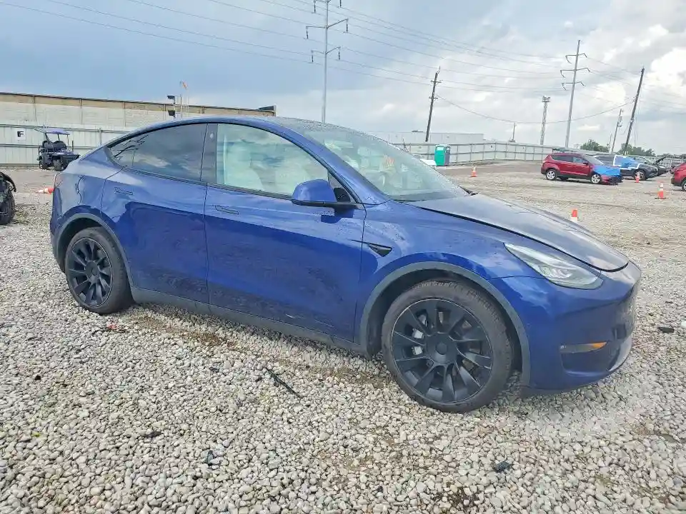 7SAYGAEE9NF486456 2022 TESLA MODEL Y-3