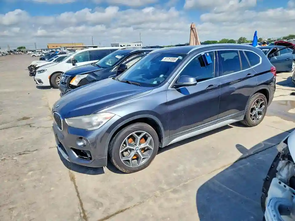 WBXHU7C30J5L09402 2018 BMW X1-0
