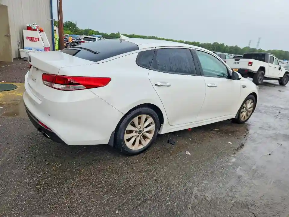 5XXGT4L3XJG259310 2018 KIA OPTIMA-2