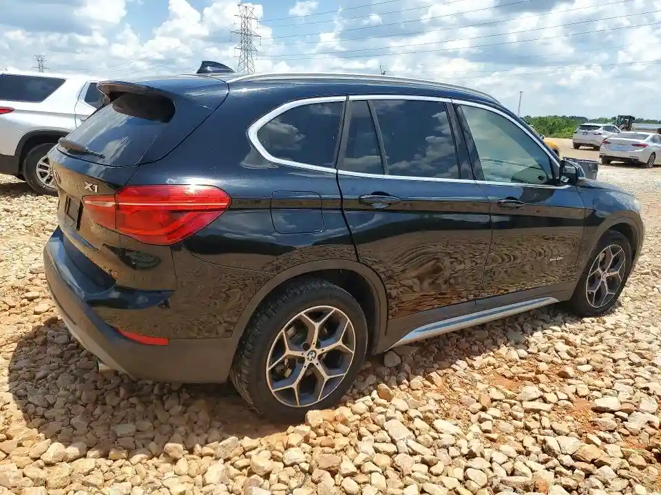 WBXHT3Z30J4A66556 2018 BMW X1-2