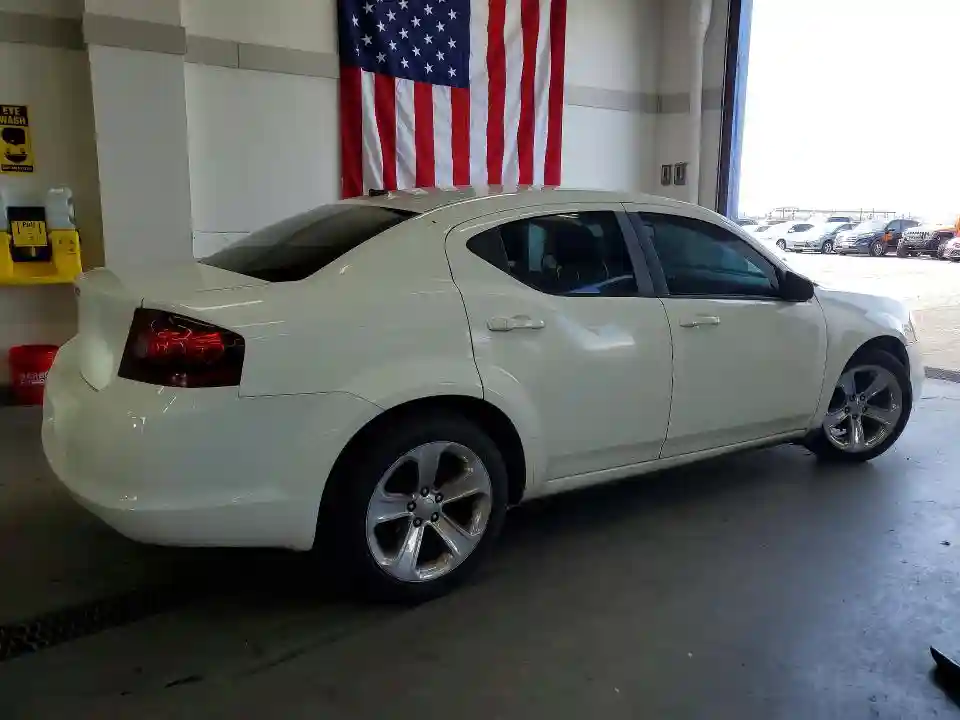1B3BD1FB3BN557326 2011 DODGE AVENGER-2