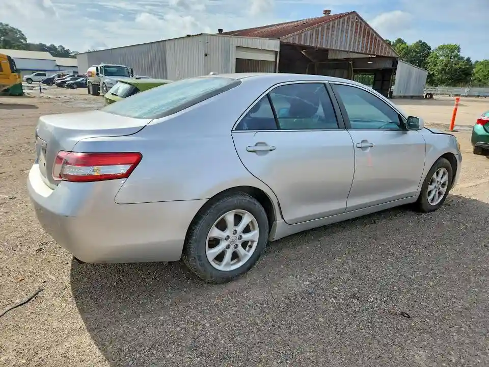 4T1BF3EK2BU142196 2011 TOYOTA CAMRY-2