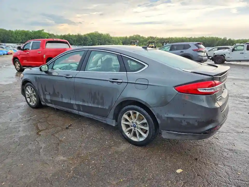 3FA6P0SU3HR373685 2017 FORD FUSION-1