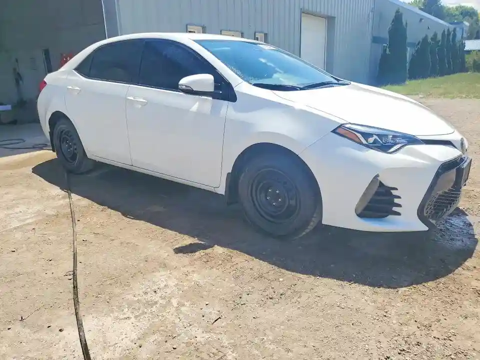 2T1BURHE6JC031004 2018 TOYOTA COROLLA-3