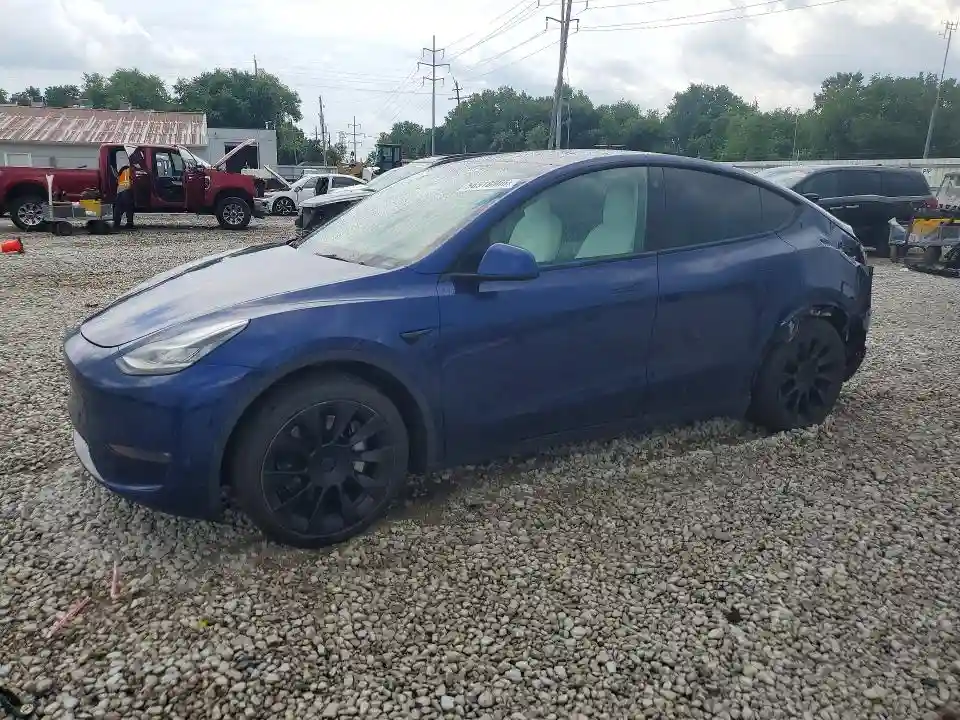7SAYGAEE9NF486456 2022 TESLA MODEL Y-0