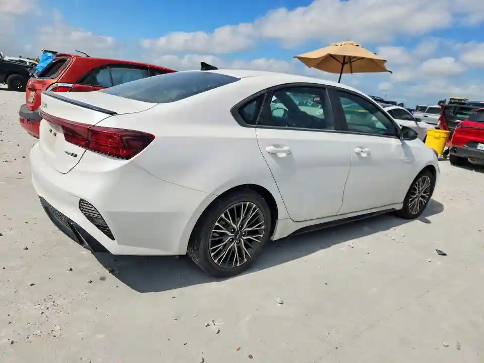 3KPF54AD6PE622396 2023 KIA FORTE-2
