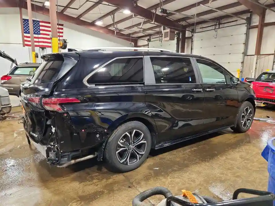 5TDESKFC6SS164317 2025 TOYOTA SIENNA-2