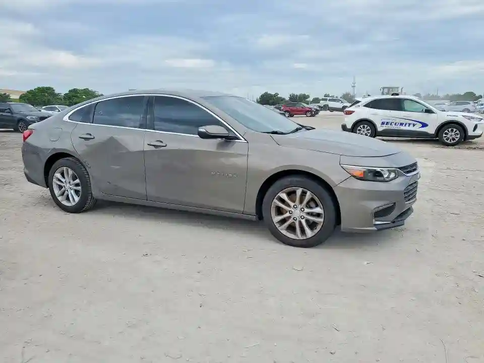 1G1ZD5ST1JF155812 2018 CHEVROLET MALIBU-3