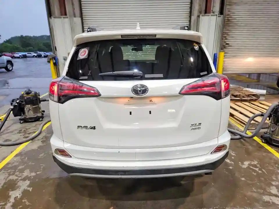 JTMRFREVXHD208986 2017 TOYOTA RAV4-5
