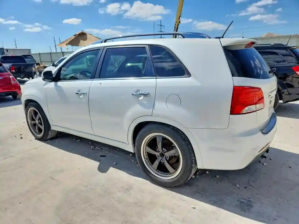5XYKW4A20CG223040 2012 KIA SORENTO-1