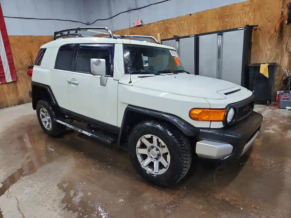 JTEBU4BF4EK187563 2014 TOYOTA FJ CRUISER-3