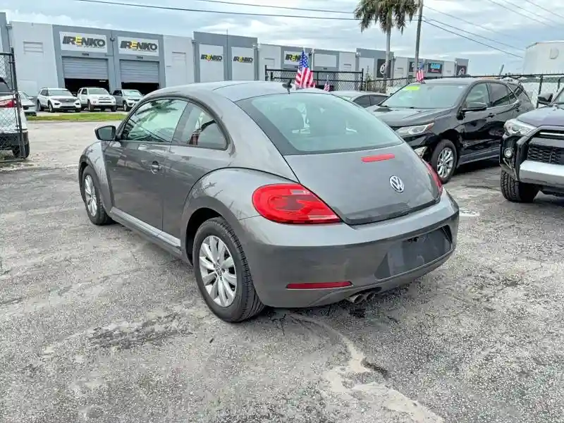 3VWFP7AT7EM621339 2014 VOLKSWAGEN BEETLE-2