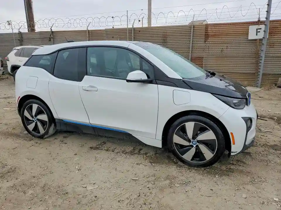 WBY1Z4C5XEV276588 2014 BMW I SERIES-3