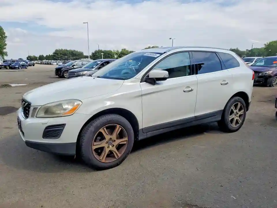 YV4902DZ2D2439221 2013 VOLVO XC60-0