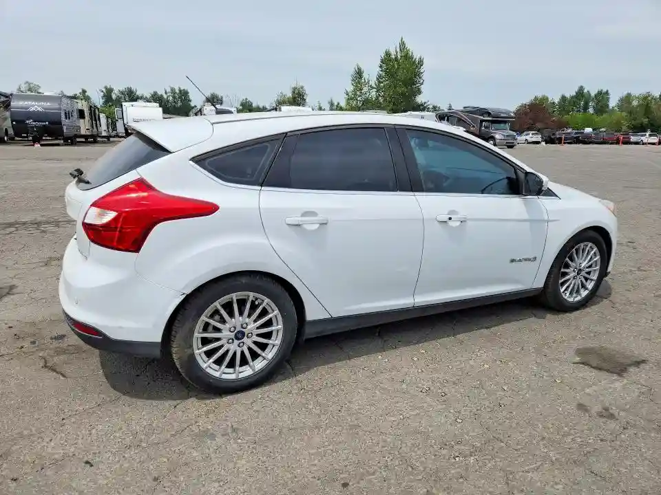 1FADP3R45DL153892 2013 FORD FOCUS-2