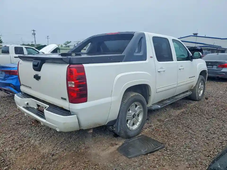 3GNVKFE08AG238677 2010 CHEVROLET AVALANCHE-2