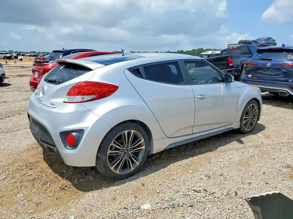KMHTC6AE5GU263455 2016 HYUNDAI VELOSTER-2