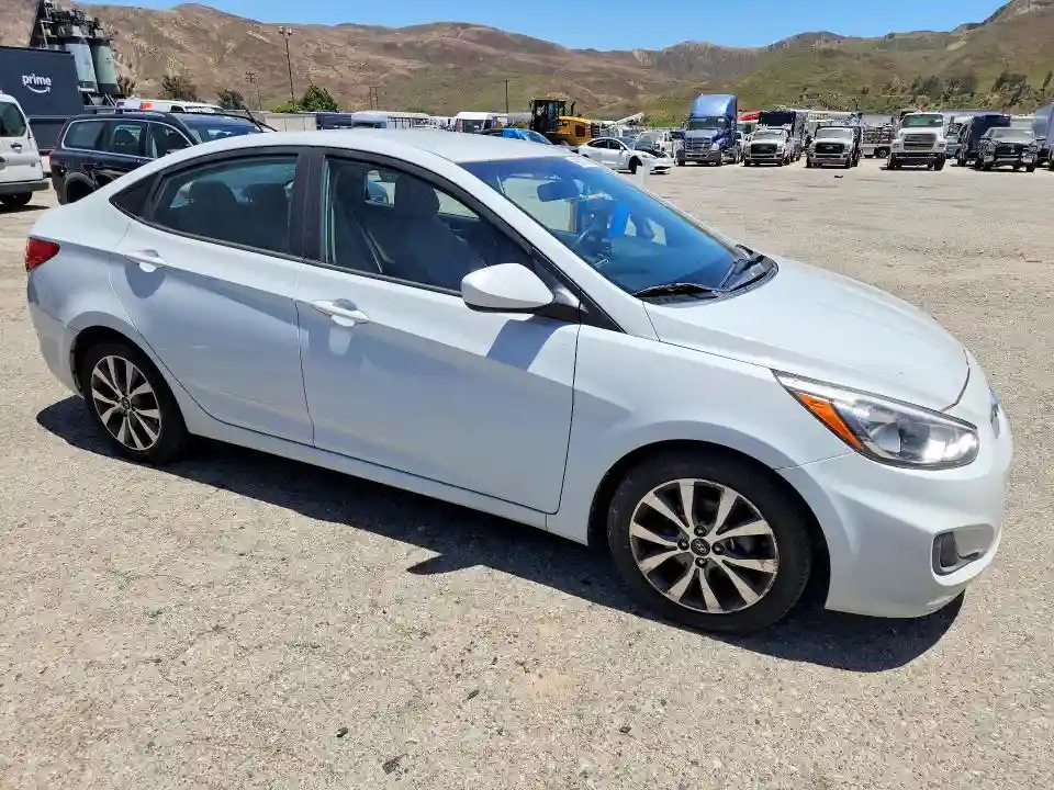 KMHCT4AE2HU366581 2017 HYUNDAI ACCENT-3