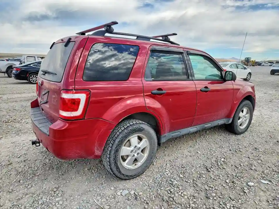 1FMCU9D7XBKB30156 2011 FORD ESCAPE-2