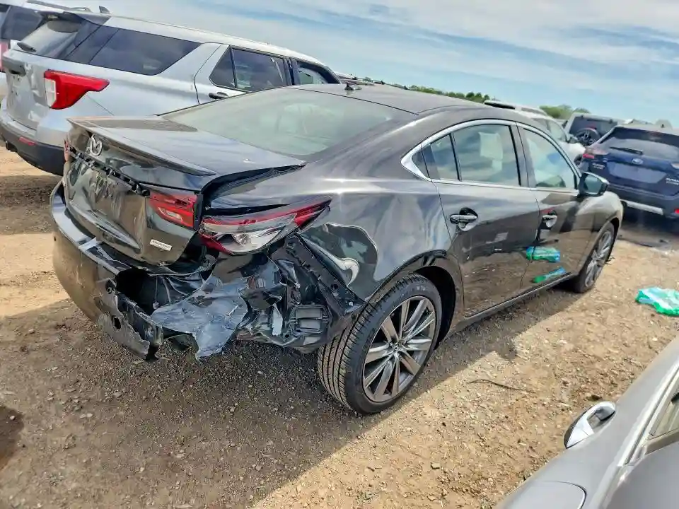 JM1GL1XY6J1321785 2018 MAZDA 6-2