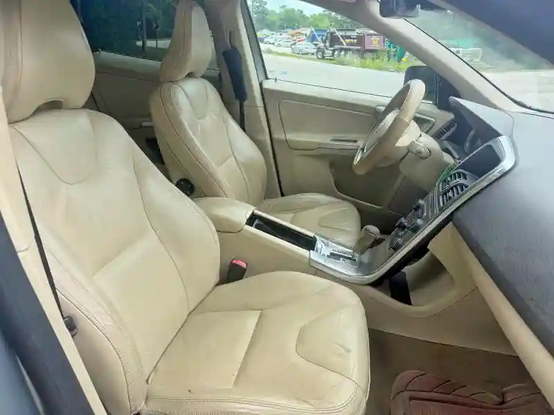YV4940DZ4C2317578 2012 VOLVO XC60-4