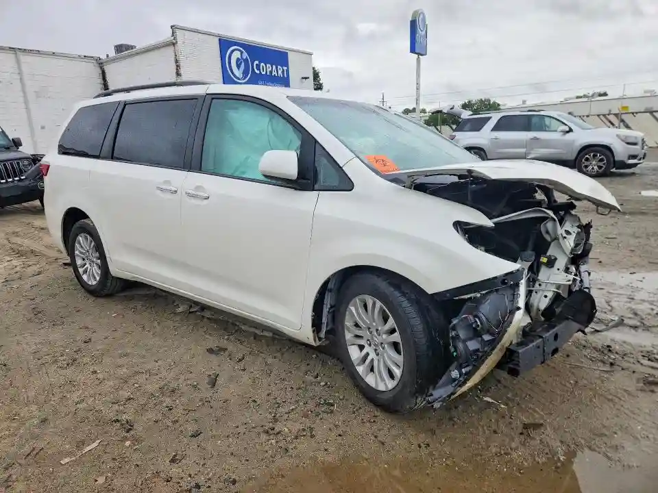 5TDYZ3DC3HS885284 2017 TOYOTA SIENNA-3