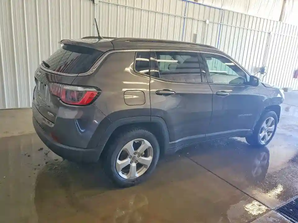 3C4NJCBB5JT338856 2018 JEEP COMPASS-2