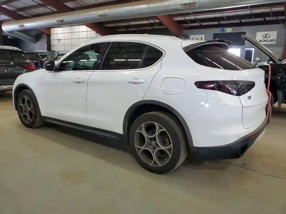 ZASFAKBN0J7B93276 2018 ALFA ROMEO STELVIO-1