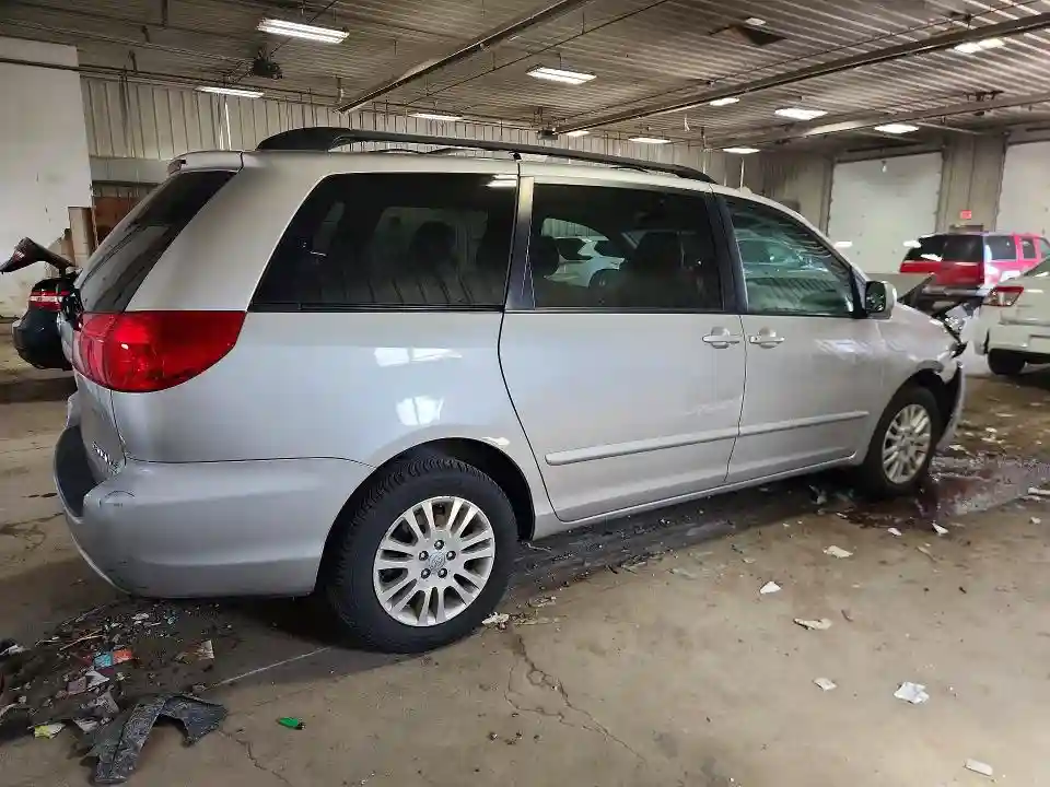 5TDDK4CCXAS033790 2010 TOYOTA SIENNA-2