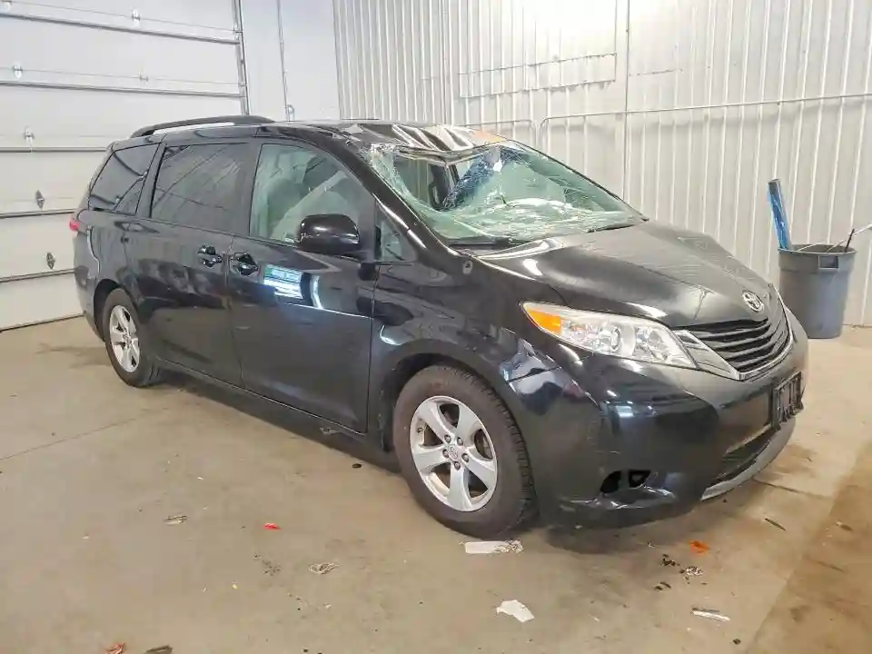 5TDKK3DC3ES523087 2014 TOYOTA SIENNA-3