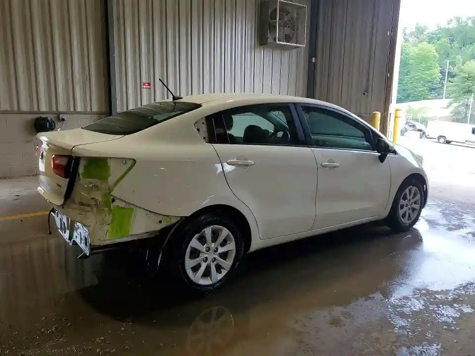 KNADM4A35G6562857 2016 KIA RIO-2