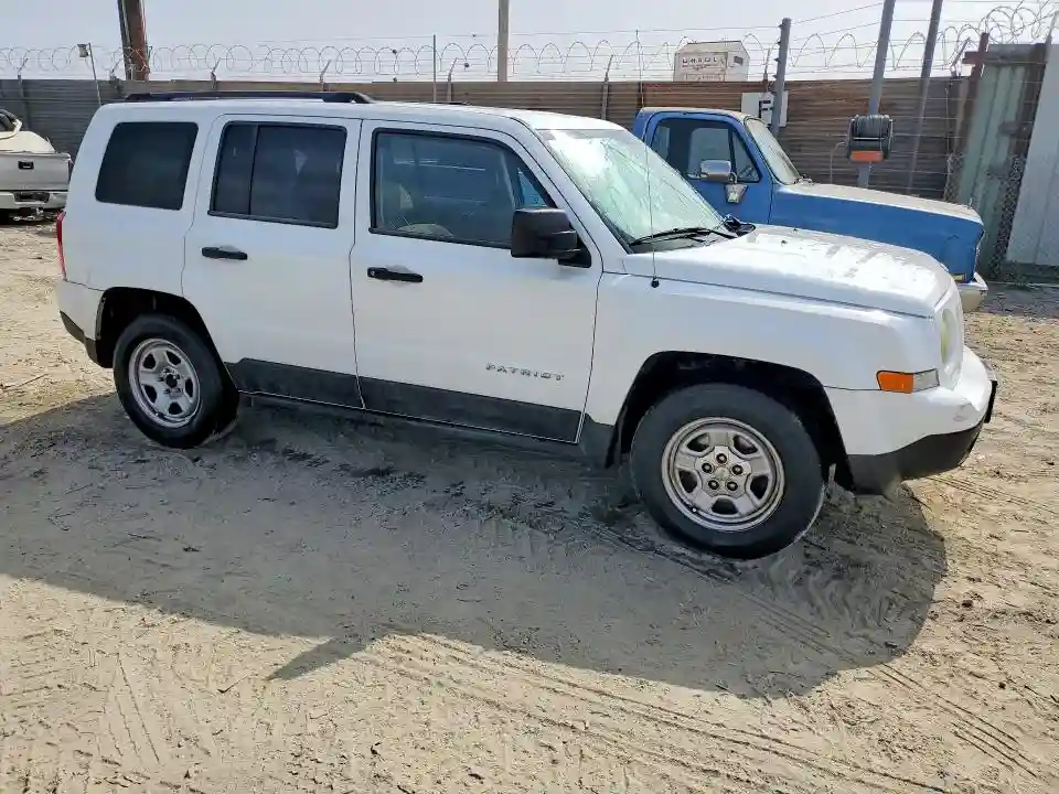 1J4NT1GA0BD236073 2011 JEEP PATRIOT-3