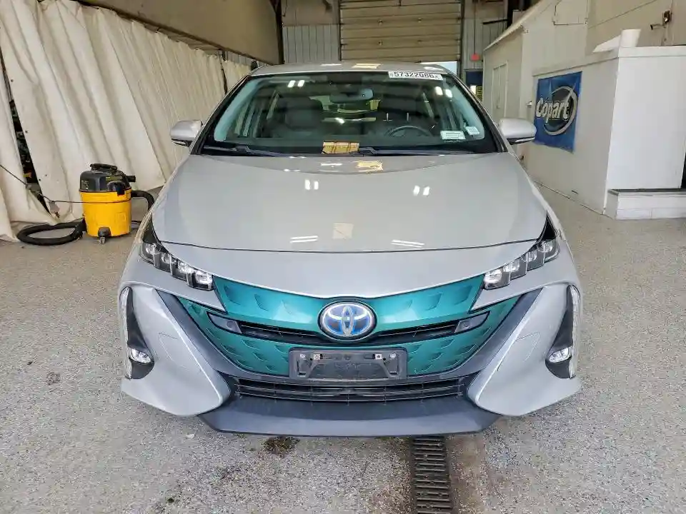 JTDKARFP9H3030963 2017 TOYOTA PRIUS-4