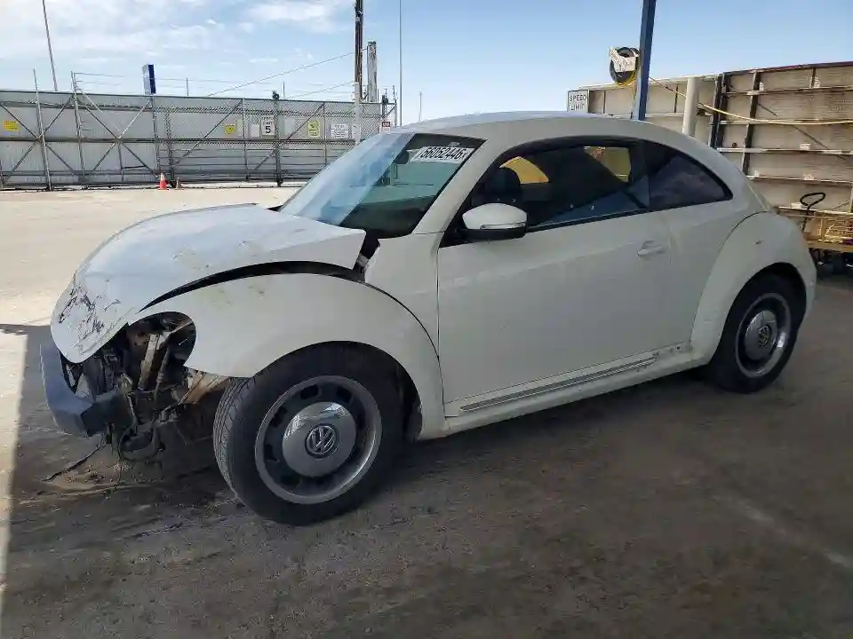 3VWJX7AT1CM638144 2012 VOLKSWAGEN BEETLE-0