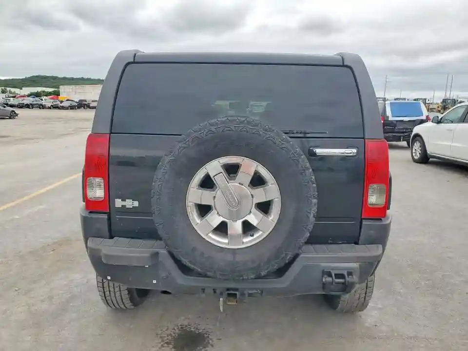 5GTMNJEE0A8114962 2010 HUMMER H3-5