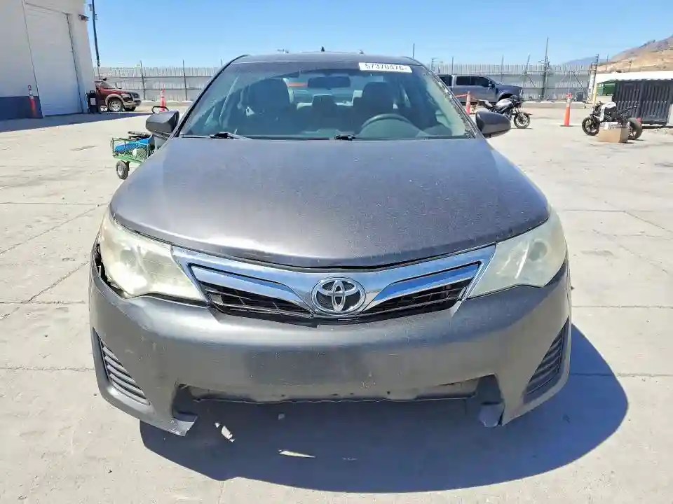 4T4BF1FK2DR281885 2013 TOYOTA CAMRY-4