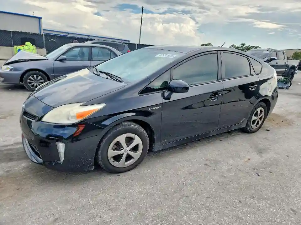 JTDKN3DU6D5602161 2013 TOYOTA PRIUS-0