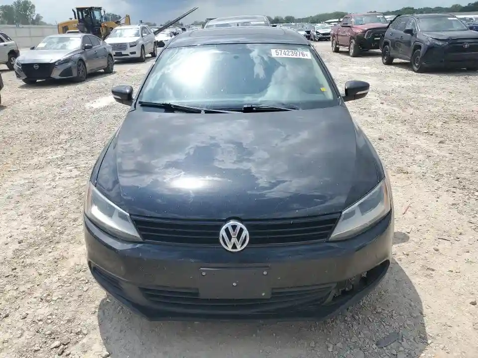 3VWBP7AJXCM452279 2012 VOLKSWAGEN JETTA-4