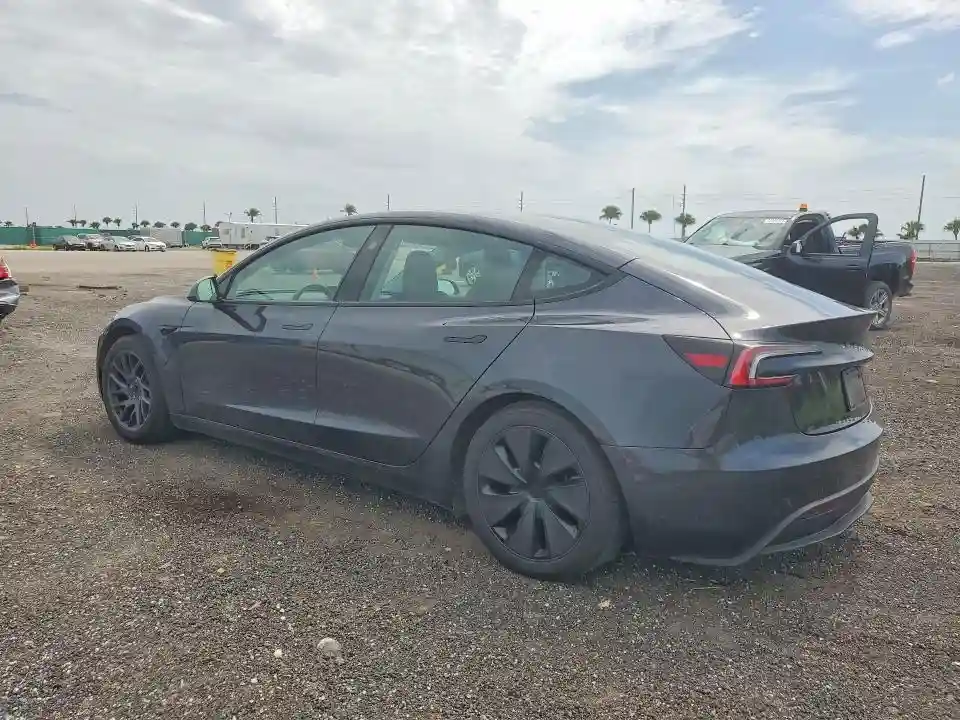 5YJ3E1EB2RF737584 2024 TESLA MODEL 3-1
