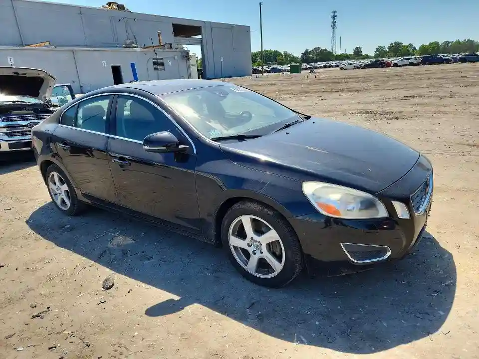 YV1612FS9D2186749 2013 VOLVO S60-3