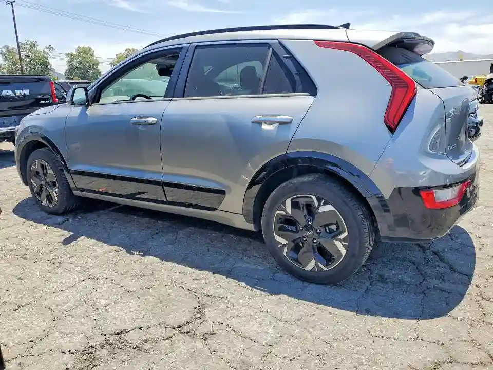 KNDCR3L11P5028654 2023 KIA NIRO-1