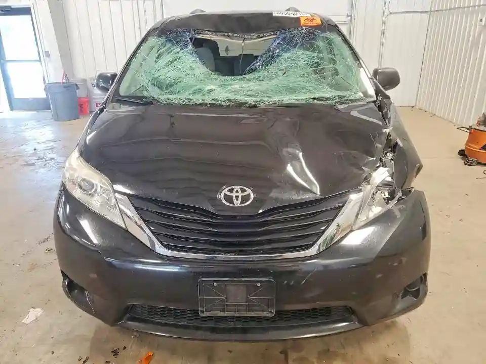 5TDKK3DC3ES523087 2014 TOYOTA SIENNA-4