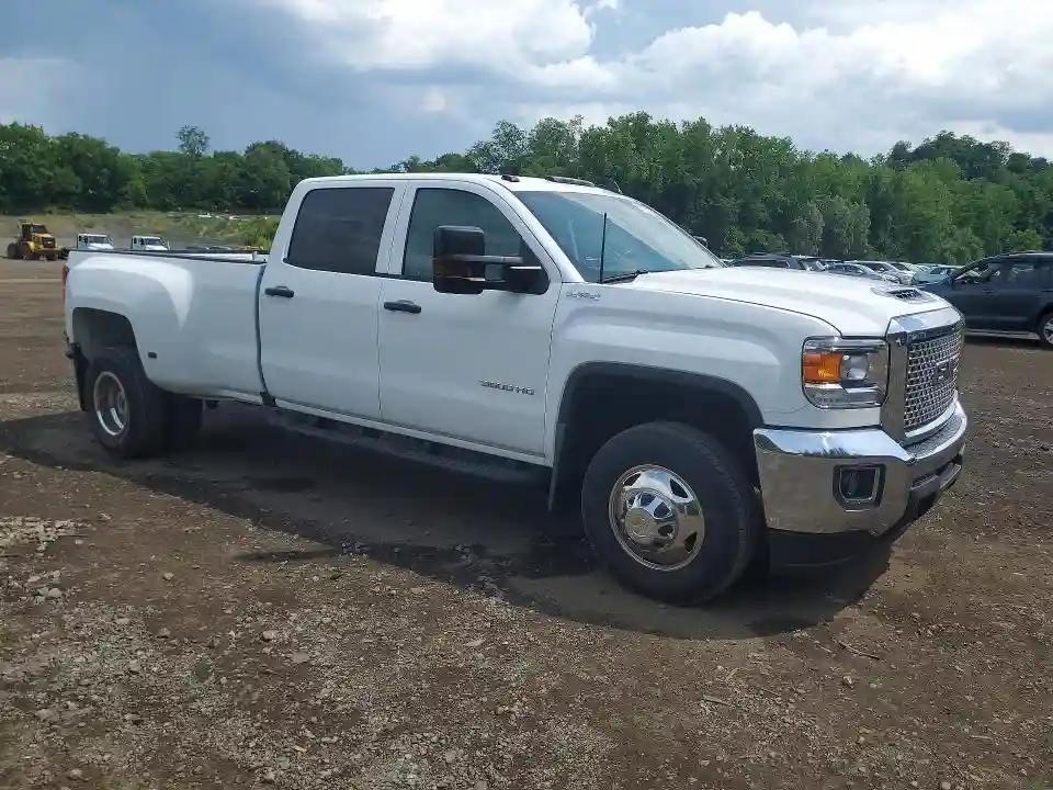 1GT42VCY2JF113134 2018 GMC SIERRA-3