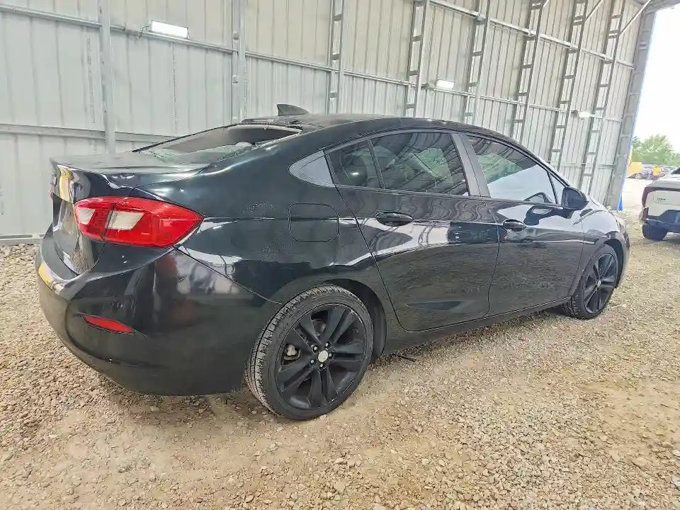 1G1BC5SM5J7127275 2018 CHEVROLET CRUZE-2