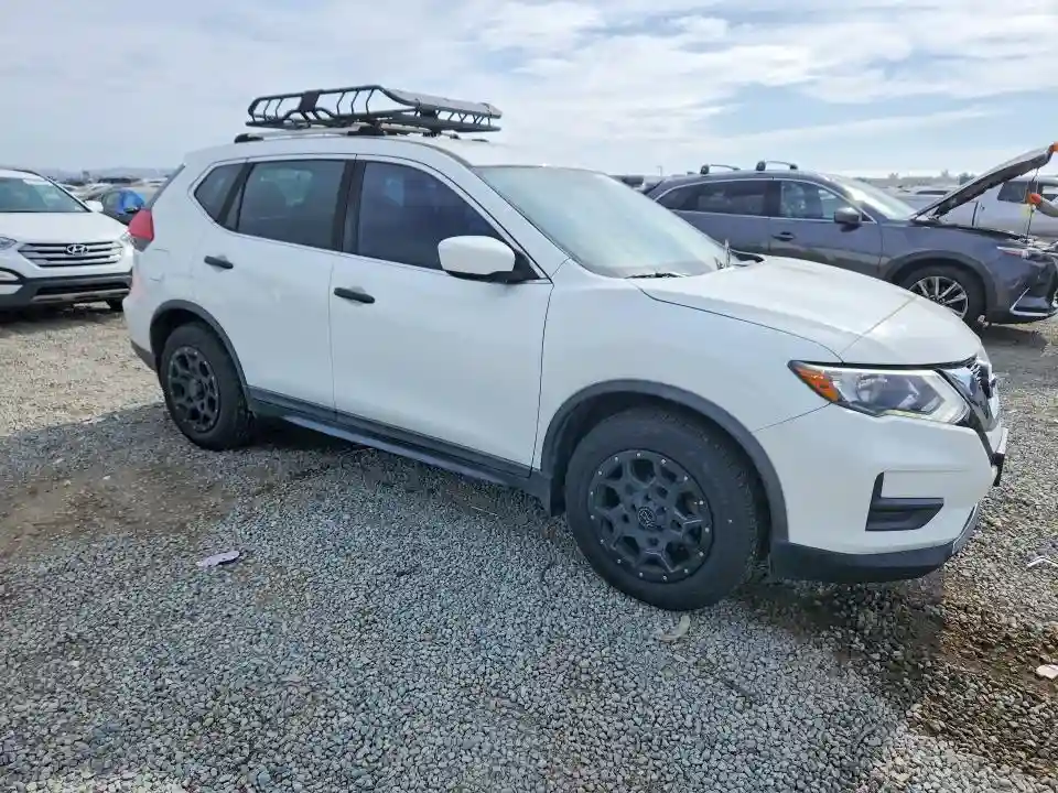 KNMAT2MVXHP547972 2017 NISSAN ROGUE-3